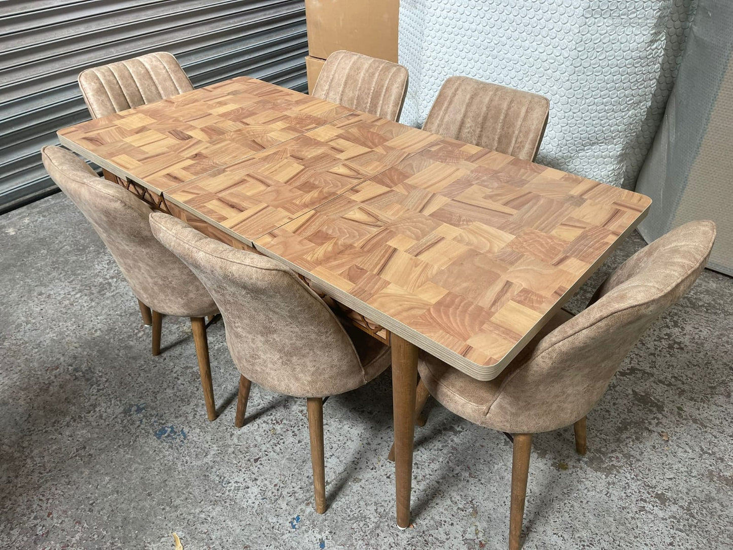 PACK OF 6 VINTAGE BIEGE CHAIRS WITH DINING TABLE